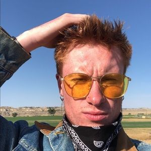 Meet your Posher, Maxwell